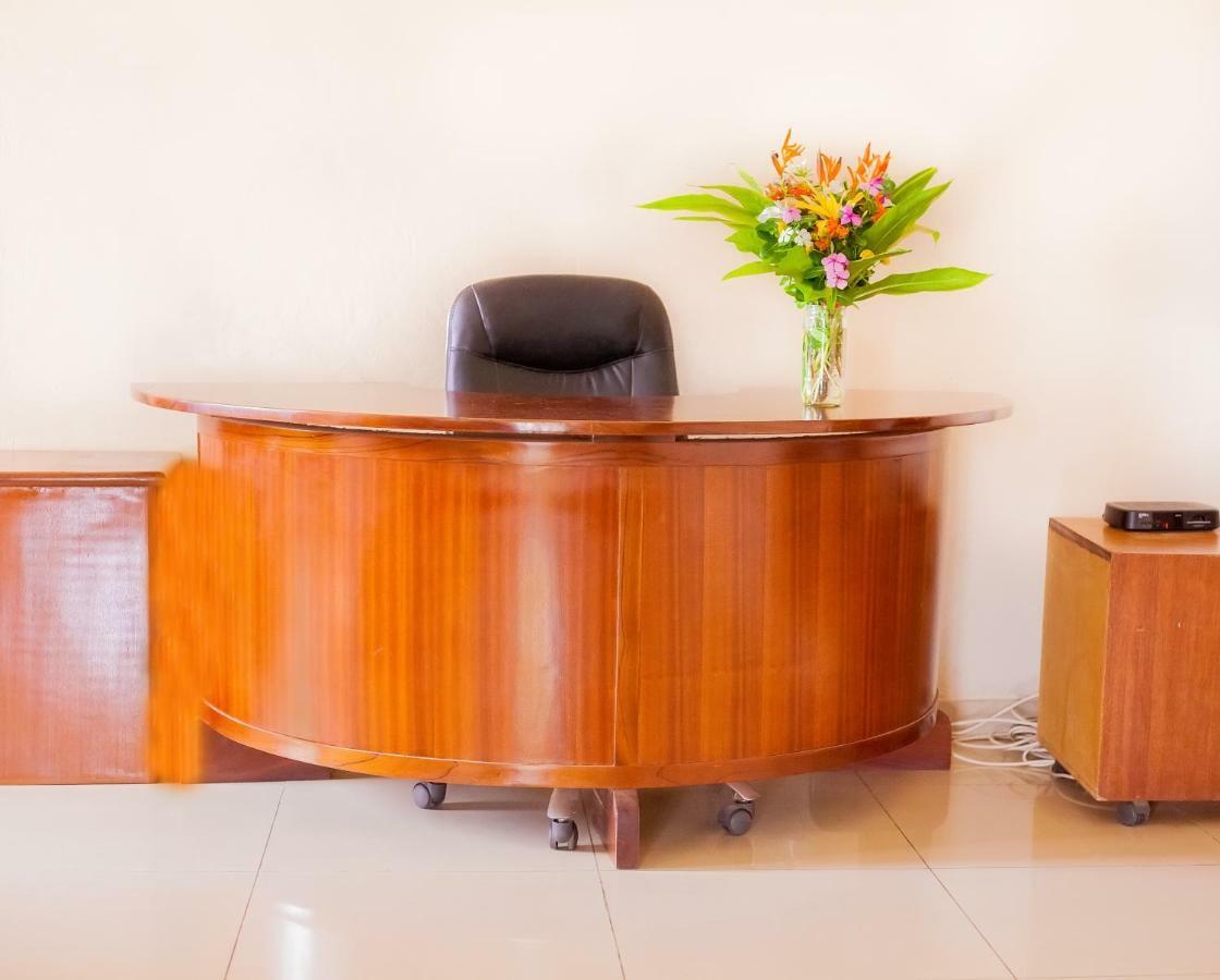 Charis Home Services Haatso Esterno foto