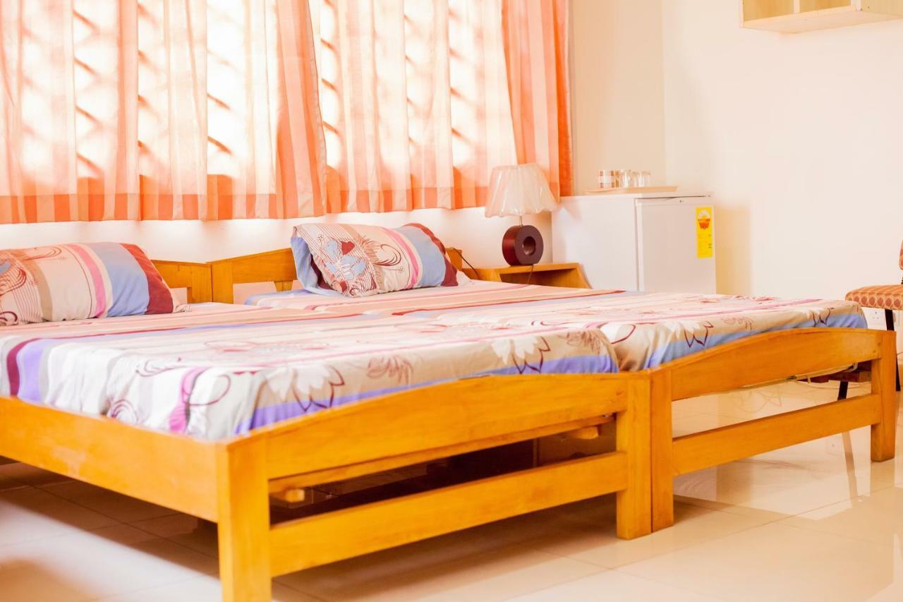 Charis Home Services Haatso Esterno foto