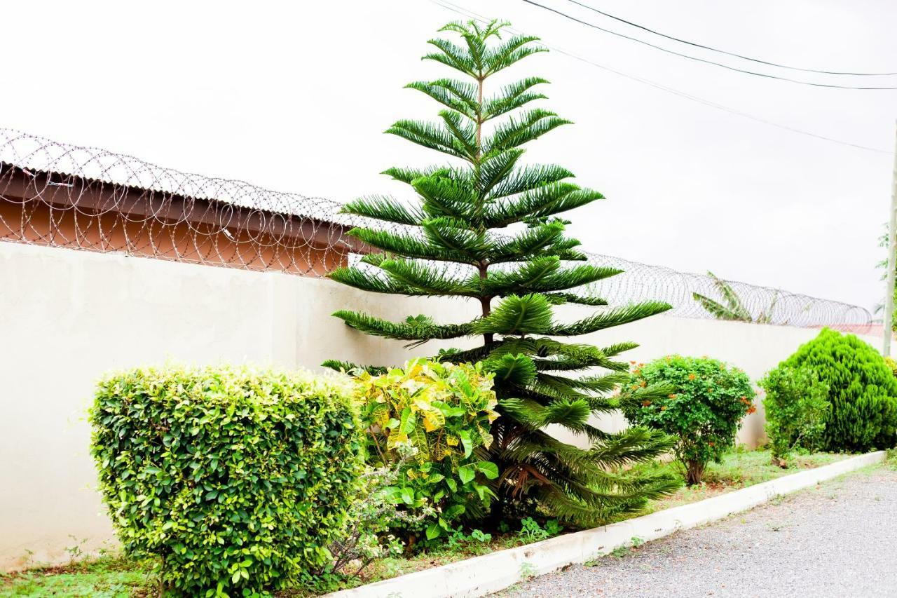 Charis Home Services Haatso Esterno foto